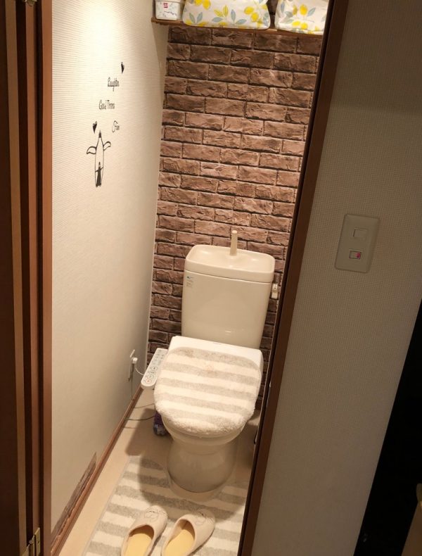 キッチン 玄関 トイレにプレミアムウォールデコシート お客様のdiy写真 Diyリフォーム ルームファクトリーブログ